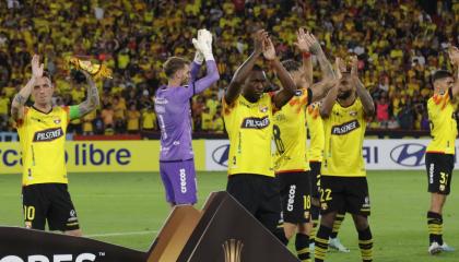 Jugadores de Barcelona SC, durante un partido de Libertadores, el 10 de abril de 2024.