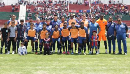 Parte de la plantilla del Deportivo Quito, tras un duelo amistoso frente a Macará, el pasado 25 de febrero de 2024.