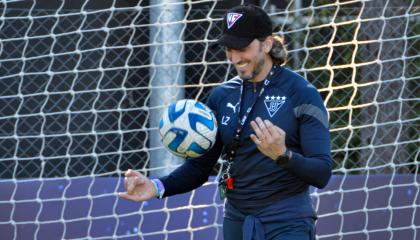 Luis Zubeldía, durante un entrenamiento con Liga de Quito, el 26 de octubre de 2024.