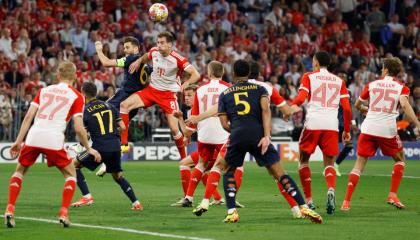 Jugadores del Bayern Múnich y Real Madrid en la semifinal de ida de la Champions League, 30 de abril de 2024.