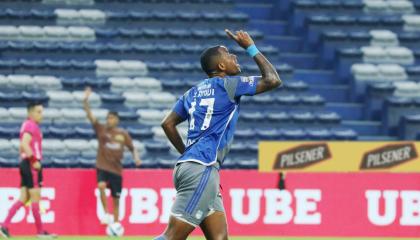 Jaime Ayoví, de Emelec, celebra su gol ante Universidad Católica por la Fecha 11 de LigaPro, el 5 de mayo de 2024.