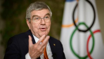 El presidente del COI, Thomas Bach, habla durante una entrevista con AFP antes de los Juegos Olímpicos de París 2024 en la sede del COI en Lausana el 26 de abril.