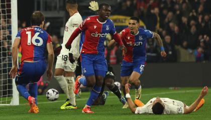 El Crystal Palace celebra uno de sus goles ante el Manchester United, por Premier League, este 6 de mayo de 2024.