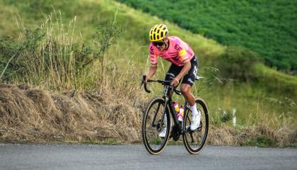 Richard Carapaz durante un entrenamiento en Tulcán, el 6 de mayo de 2024.