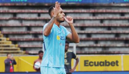 Ismael Díaz celebra un gol de Universidad Católica, el 27 de abril de 2024.