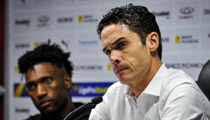 Josep Alcácer, técnico de Liga de Quito, durante una rueda de prensa.