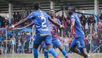 Los jugadores del Deportivo Quito festejan un gol ante Juventud por la Fecha 6 de la Segunda Categoría, el 22 de mayo 2024.