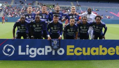 Los jugadores de Independiente del Valle posan antes del partido ante Deportivo Cuenca, por LigaPro, el 5 de mayo de 2024.