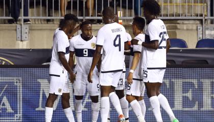 Los jugadores de Ecuador festejan el gol de John Yeboah, en la victoria ante Bolivia, el 12 de junio de 2024. 