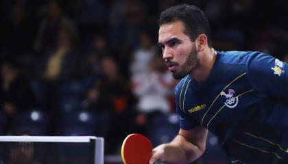 El deportista ecuatoriano Alberto Miño en uno de sus encuentros de tenis de mesa.