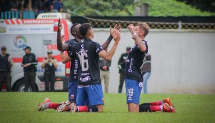 Deportivo Quito celebra un gol durante su partido del 19 de junio del 2024.