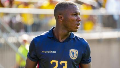 Moisés Caicedo, de Ecuador, reacciona  durante el partido amistoso ante Honduras en Rentschler Field, el 16 de junio de 2024.