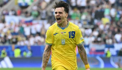 El centrocampista ucraniano Mykola Shaparenko celebra su gol ante Eslovaquia en el Arena de Düsseldorf, el 21 de junio de 2024.