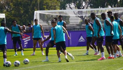 Los jugadores de Ecuador durante el entrenamiento del viernes 21 de junio.