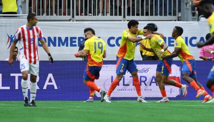 Los jugadores de Colombia festejan en el partido ante Paraguay por Copa América, el 24 de junio de 2024.