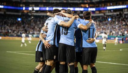 La selección de Uruguay festeja uno de sus goles ante Panamá, el 23 de junio de 2024.