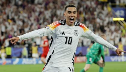 Jamal Musiala celebra su gol en el partido entre Alemania y Dinamarca, por los octavos de final de la Eurocopa, este 29 de junio de 2024.