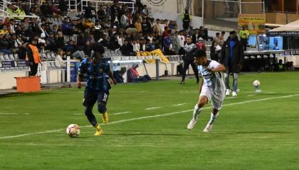 Imagen del partido entre Chacaritas FC y Guayaquil City, el 14 de marzo de 2024, en la primera fecha de la Serie B LigaPro, en Ambato.