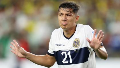 Alan Franco de Ecuador hace gestos durante el partido del Grupo D de la Copa América 2024 entre México y Ecuador, el 30 de junio de 2024 en Glendale, Arizona.