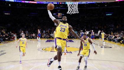 LeBron James durante un encuentro de los Ángeles Lakers el 26 de abril del 2024. 