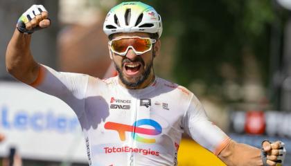 Anthony Turgis gana la Etapa 9 del Tour de Francia, el 7 de julio de 2024.