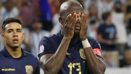 Enner Valencia luego de fallar el penal ante Argentina, el 4 de julio de 2024.