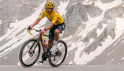 Richard Carapaz, con el 'maillot' amarillo del Tour de Francia, el 2 de julio de 2024.