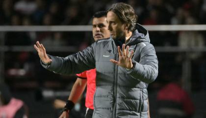 Luis Zubeldía, durante un partido con Sao Paulo, el 29 de mayo de 2024.