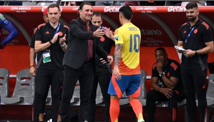 James Rodríguez y Néstor Lorenzo durante la victoria ante Uruguay por la Copa América el 10 de julio del 2024. 