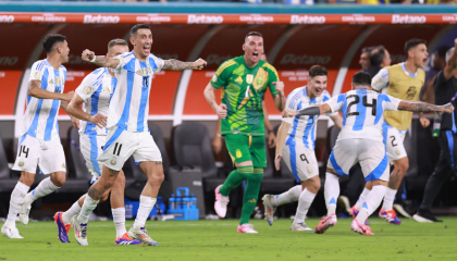 Los jugadores argentinos festejan en la final de la Copa América, en Miami, el 14 de julio de 2024.