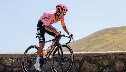 Richard Carapaz estuvo en la fuga de la Etapa 15 del Tour de Francia, el 14 de julio de 2024.