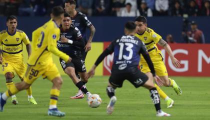 Independiente del Valle y Boca Juniors juegan en el estadio Banco Guayaquil, el 17 de julio de 2024.