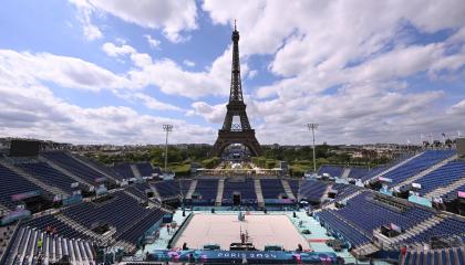 Vista general de las canchas de Voley Playa en el estadio Torre Eiffel, el 21  de julio de 2024.