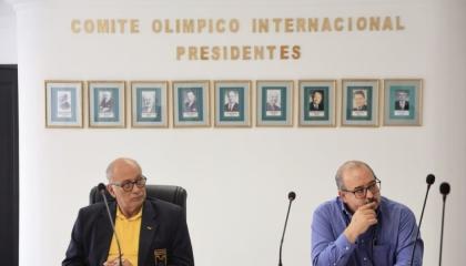 Jorge Delgado, presidente del Comité Olímpico Ecuatoriano, y John Zambrano, secretario general.