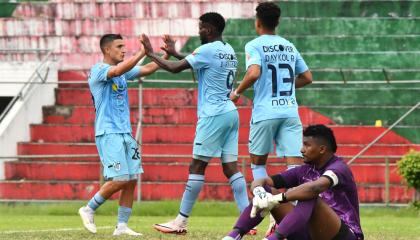 Los jugadores de Universidad Católica festejan el gol de José Fajardo, el 28 de julio de 2024.