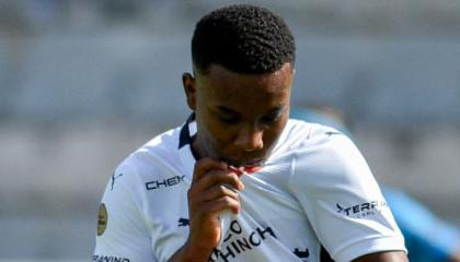 Óscar Zambrano, de LDU, celebra su gol del 4 de agosto ante Macará.