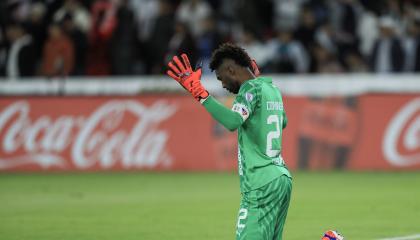 Alexander Domínguez durante el partido ante Always Ready, por Copa Sudamericana, el 18 de julio de 2024.