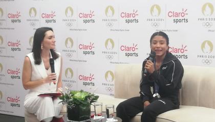 Lucía Yépez, medallista olímpica ecuatoriana, durante un conversatorio este jueves 15 de agosto.