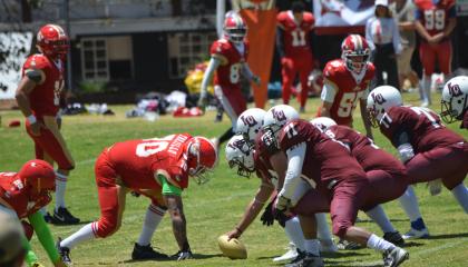 Leones enfrentó a Bickdogs en la primera fecha del torneo nacional de fútbol americano.