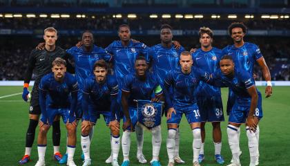 Los jugadores del Chelsea posan para una foto en Stamford Bridge, el jueves 22 de agosto de 2024.