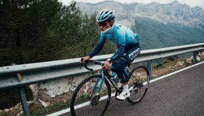 Harold Martín López, corredor ecuatoriano que forma parte del equipo Astana.