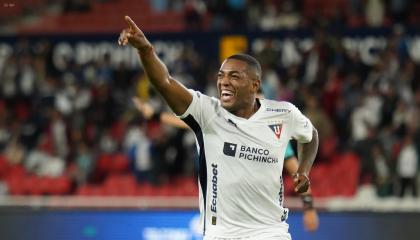 Madison Julio festeja su gol en el partido de Liga de Quito ante Deportivo Cuenca, el 28 de agosto de 2024.