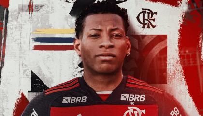 Imagen de Gonzalo Plata con la camiseta de Flamengo, luego de ser anunciado como el nuevo fichaje el 30 de agosto de 2024.