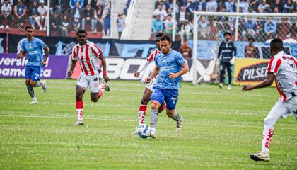 Jugadores de Macará y Técnico Universitario en el partido por LigaPro, 1 de septiembre de 2024.