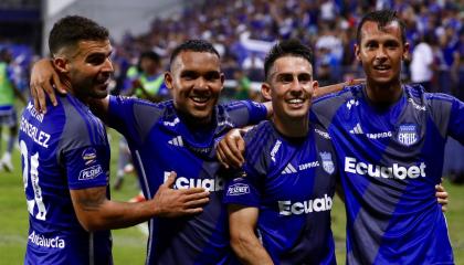 Jugadores de Emelec celebrando un gol ante Orense, 1 de septiembre de 2024.