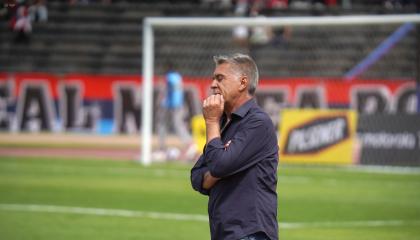 Marcelo Zuleta, entrenador de El Nacional, durante el partido ante Universidad Católica, jugado el 4 de agosto en Quito.