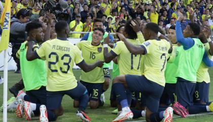 Jugadores ecuatorianos festejando su gol ante Uruguay por Eliminatorias, 12 de septiembre de 2023.