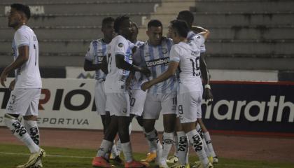 Los jugadores de Guayaquil City festejan un gol el 4 de septiembre de 2024.