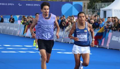 Sixto Moreta durante su participación en la maratón T12 de los Juegos Paralímpicos de París, el 8 de septiembre de 2024.