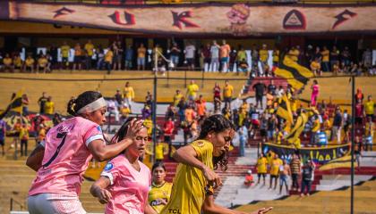 Barcelona SC y Club Ñañas disputaron la semifinal de la Superlifa Femenina en el estadio Banco Pichincha.